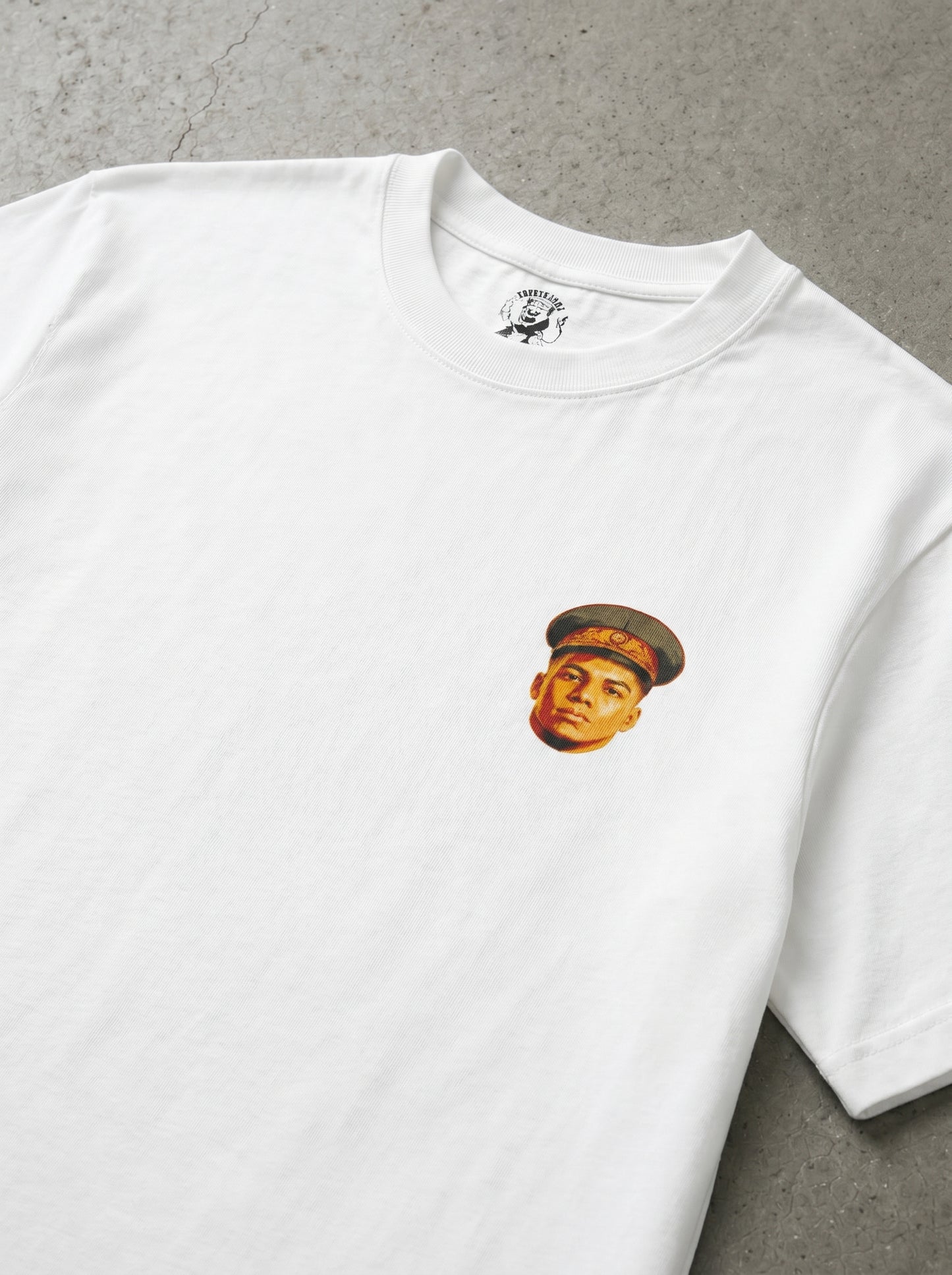 Camiseta KIKI IS WATCHING YOU | Cult606